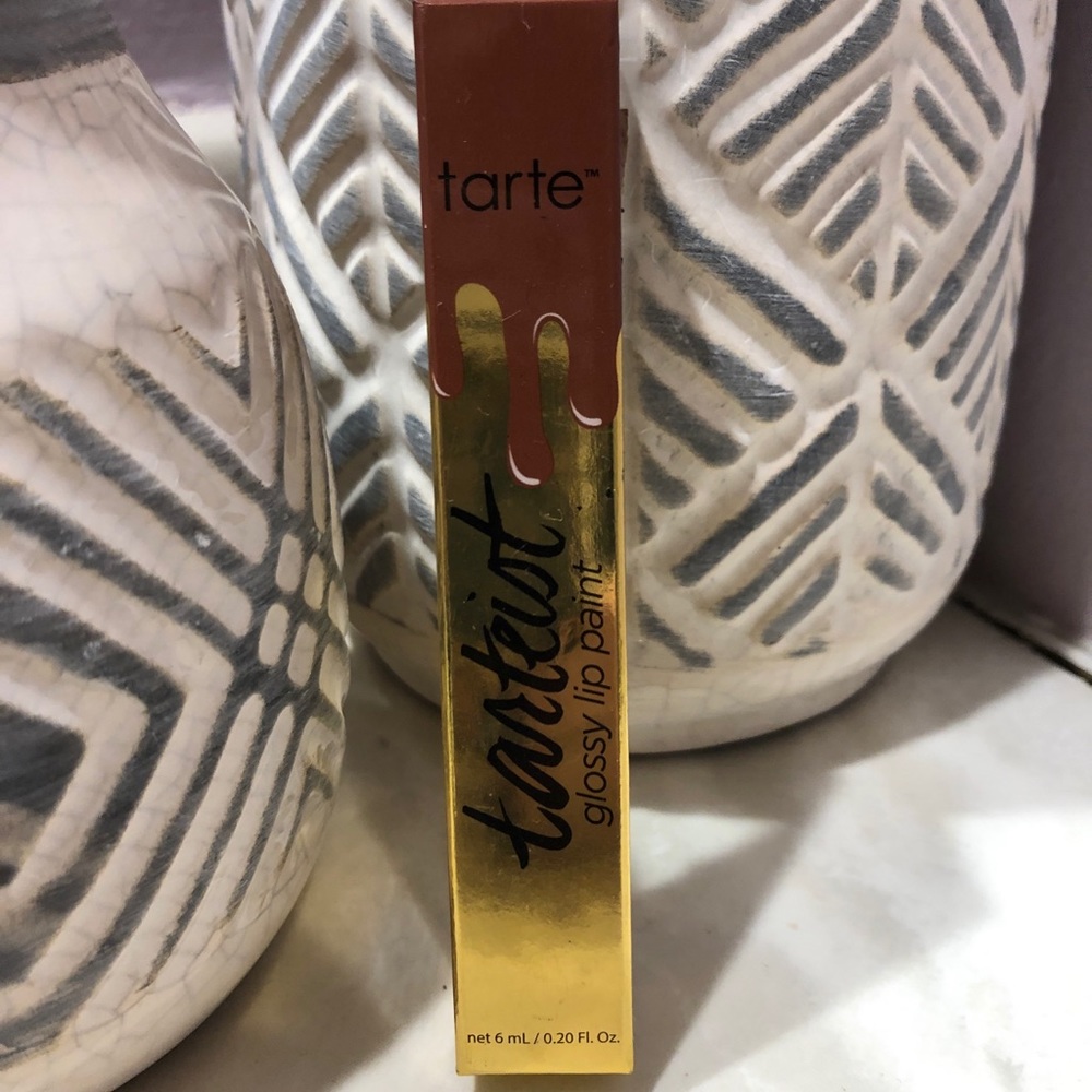 Tarte Glossy Lip Paint in Snap ( nude mauve)